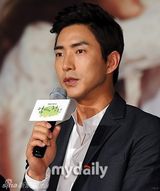 组图：郑柔美高斗心等宣传《妈妈的庭院》