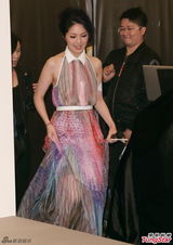 组图：杨千嬅努力瘦身 王馨平赞“乐雨恋”相衬