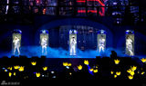 组图：韩团BigBang美国火热开唱 吸引近5万名歌迷