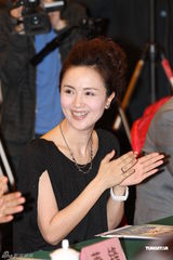 组图：朱媛媛辛柏青夫妻挂帅 首演夫妻彰显默契 