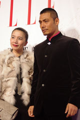 组图：邵兵英气亮相时尚活动 复古装扮成亮点