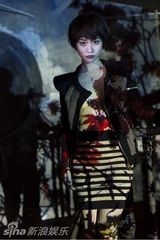 组图：大岛优子毕业解放 性感黑薄纱露圆规奶