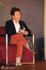 组图：《西游》2月10日贺岁 周星驰赞舒淇战斗机