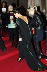 高清组图：维多利亚现身伦敦出席英国时装协会奖