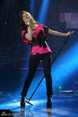 组图：《我为歌狂》毛宁背水一战 温岚败者复活