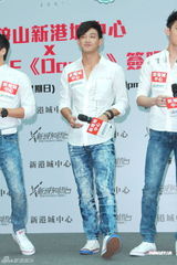 组图：Lollipop F签唱会演绎新歌遇粉丝热捧