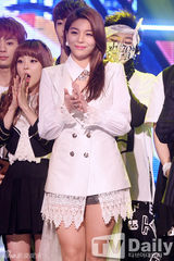 组图：Girls Day《冠军秀》夺冠 SJ强仁主持