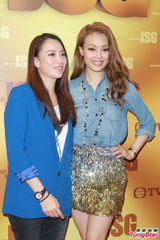 组图：容祖儿录《劲歌金曲》称不做选秀评委