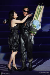 组图：苏永康台北感性开唱 周蕙与胡夏助阵