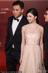 组图：《警察故事2013》成龙携刘烨景甜亮相