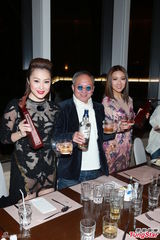 组图：薛凯琪透视裙抢镜 材质轻薄内衣裤隐现