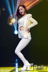 组图：Dal★shabet与AOA等热舞WAPOP演唱会