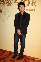 组图：陈炜自曝遭遇灵异事件 新剧演反派挑战自我