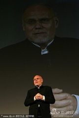 印度导演曼尼荣膺优秀电影制作人 马克-穆勒颁奖