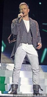 组图：西城男孩英国告别巡演 深情放歌魅力不减