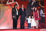 组图：张菲儿子台北大婚 郭台铭携妻儿观礼