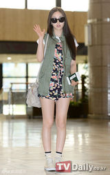 组图：WonderGirls昭熙时尚机场造型曝光