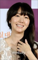 组图：李贞贤徐英周出席新片《犯罪少年》发布会