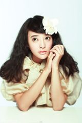 组图：张璇写真扮芭比娃娃 大眼灵动展甜心女孩气质