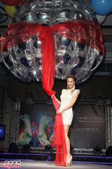 组图：蔡依林未攻蛋先受惊 舞台垮塌当众尖叫