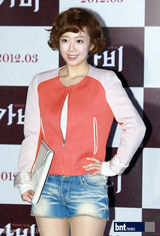 组图：张东健金素妍等众星助阵《咖啡》VIP首映