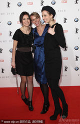 幻灯图：群星齐聚电影节之夜活动 布吉特举止出位