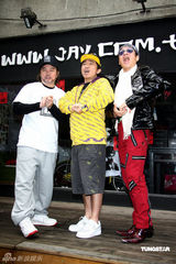 幻灯组图：吴宗宪高凌风康康上海开唱挑战纵贯线