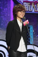 幻灯：新人盛典曾轶可大热 张震岳大张伟扮新人抢奖