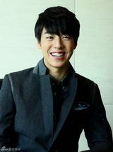 高清组图：独家对话李玹雨笑成恋爱是外行