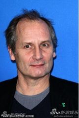 高清：《嗜睡病》媒体发布会 简妮-席丽获导演护花