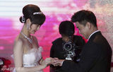 组图：乒乓国手王皓大婚 新娘为舞蹈演员