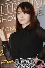 组图：韩星IU秀美腿 不相信美貌胜全智贤