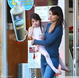 组图：苏瑞扎麻花辫练芭蕾舞 粉嫩礼服俏皮可爱