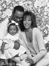 组图：惠特尼去世一周年 巨星珍贵旧照曝光