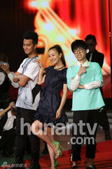 组图：华晨宇谢娜对唱无字歌 火星弟大赞坡姐