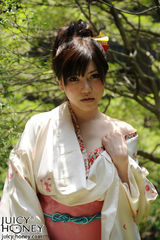 组图：冲田杏梨挺奶自拍 双手难护雪乳春光乍现