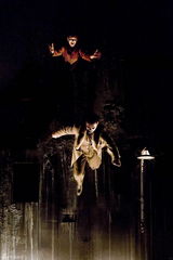 高清图：《外套》将亮相大剧院 形体戏剧无声胜有声