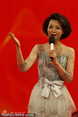 组图：春晚进入冲刺阶段 陈坤王珞丹等彩排献唱