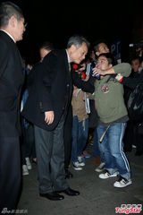 组图：李安压轴现身张震婚宴 劝其听老婆话