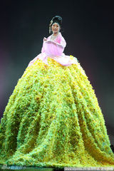 高清组图：李玉刚人民大会堂开唱 挑战维塔斯