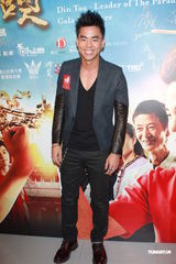 组图：柯有伦携《阵头》杀到香港 张学友曾志伟撑场