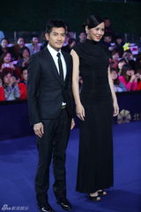 高清组图：群星华服亮相北京电影节蓝毯