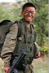 网曝真实版许三多:北京军区士官撞脸王宝强(图)