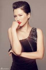 组图：亚运推广大使谭维维时尚造型大片曝光