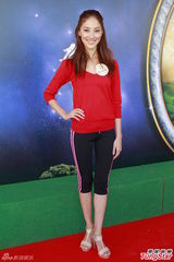 组图：10强港姐会评审 17号陈凯琳否认变脸