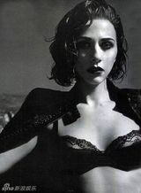 组图：拉什达-琼斯登杂志秀性感 曝光好身材