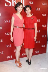 组图：徐濠萦不与老公过节 郭蔼明带妹妹亮相