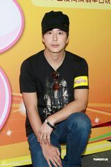 高清图：麦浚龙出席时尚活动 邓健泓不多谈陈志云