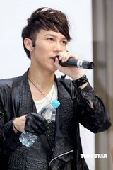 幻灯组图：HIT-5北京发布新碟 台湾归来见歌迷