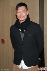 组图：胡杏儿钟嘉欣着古装贺杨潮凯江叮叮婚礼